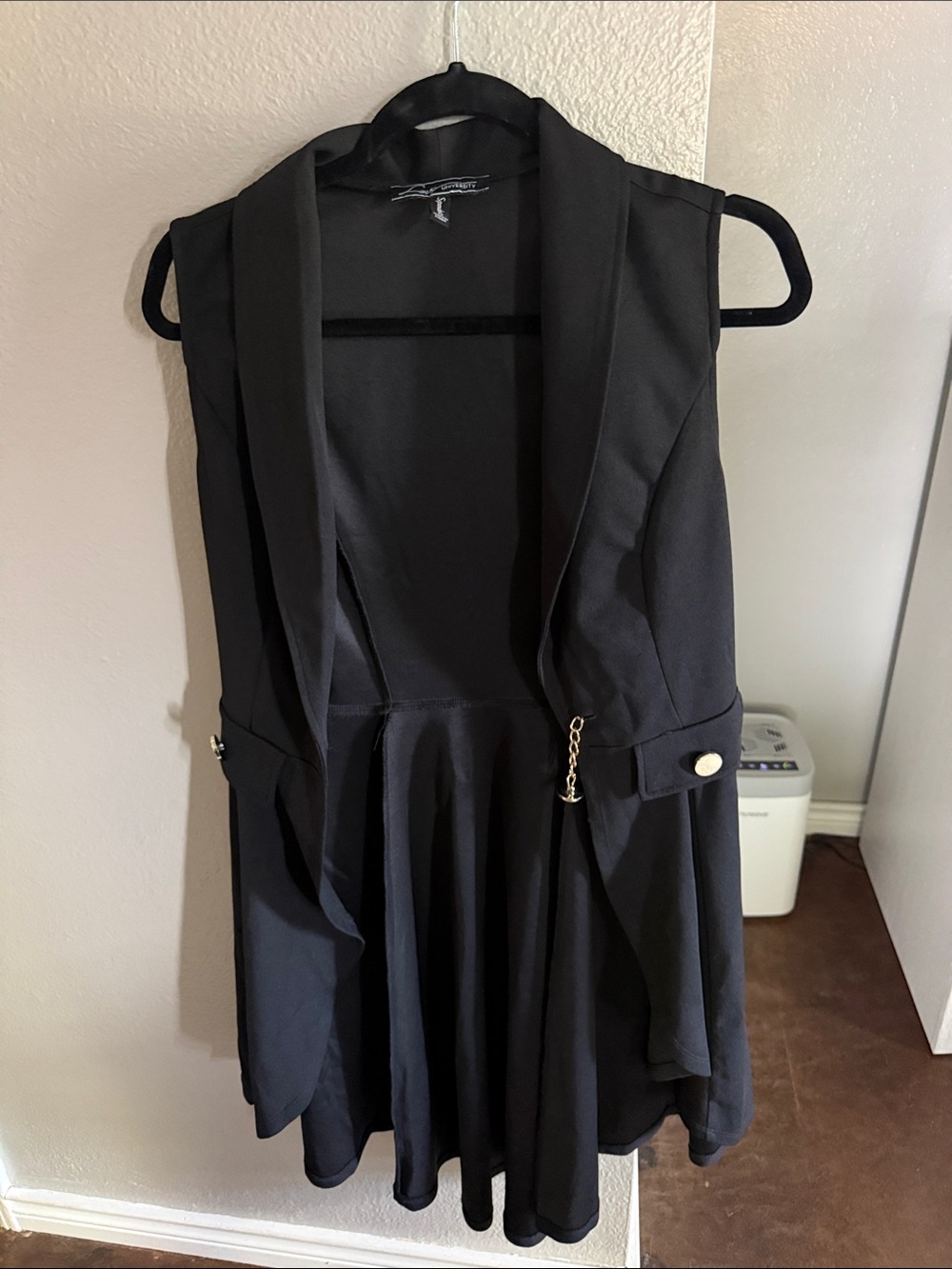 Women's Black Sleeveless Draped Overlay Dress
